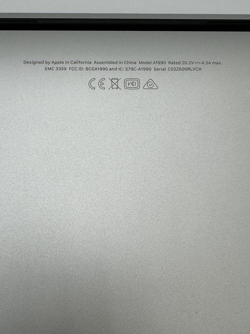 MacBook Pro 2019 - 15", color Silver