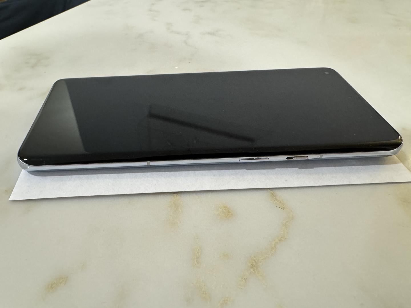 OnePlus 9 Pro, color Silver