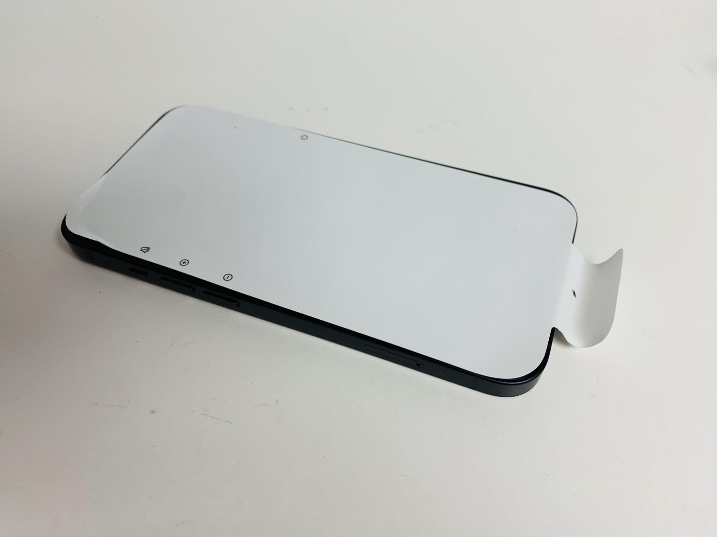 Apple iPhone 13, color Midnight