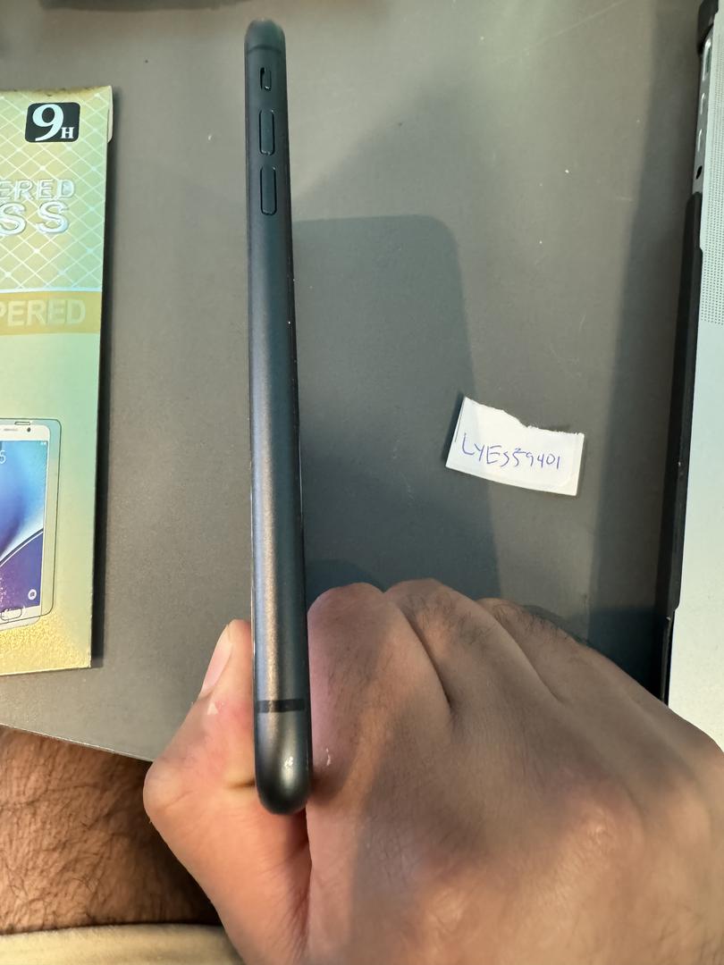 Apple iPhone 11, color Black