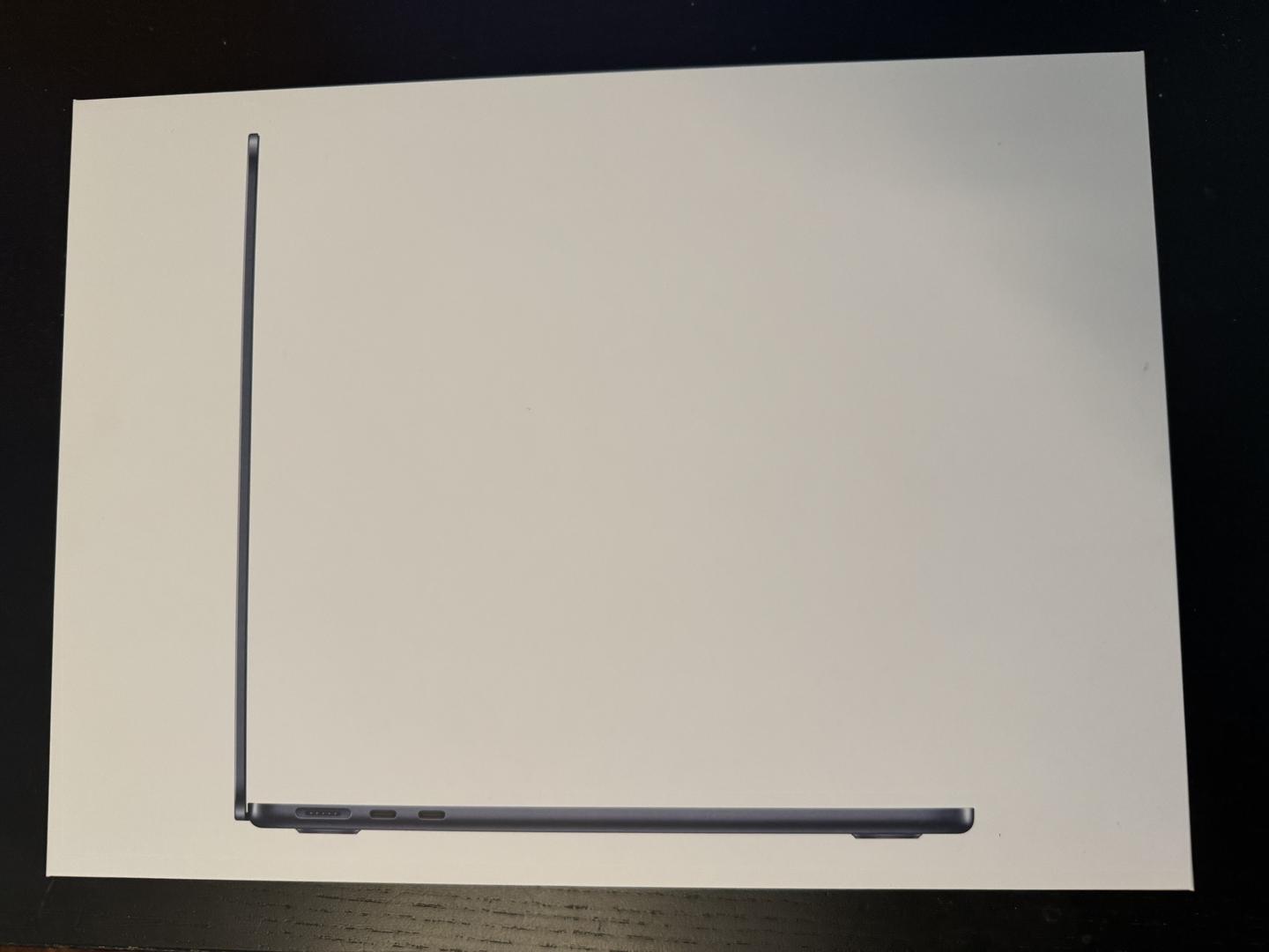 MacBook Air 2024 (M3) - 13", color Midnight