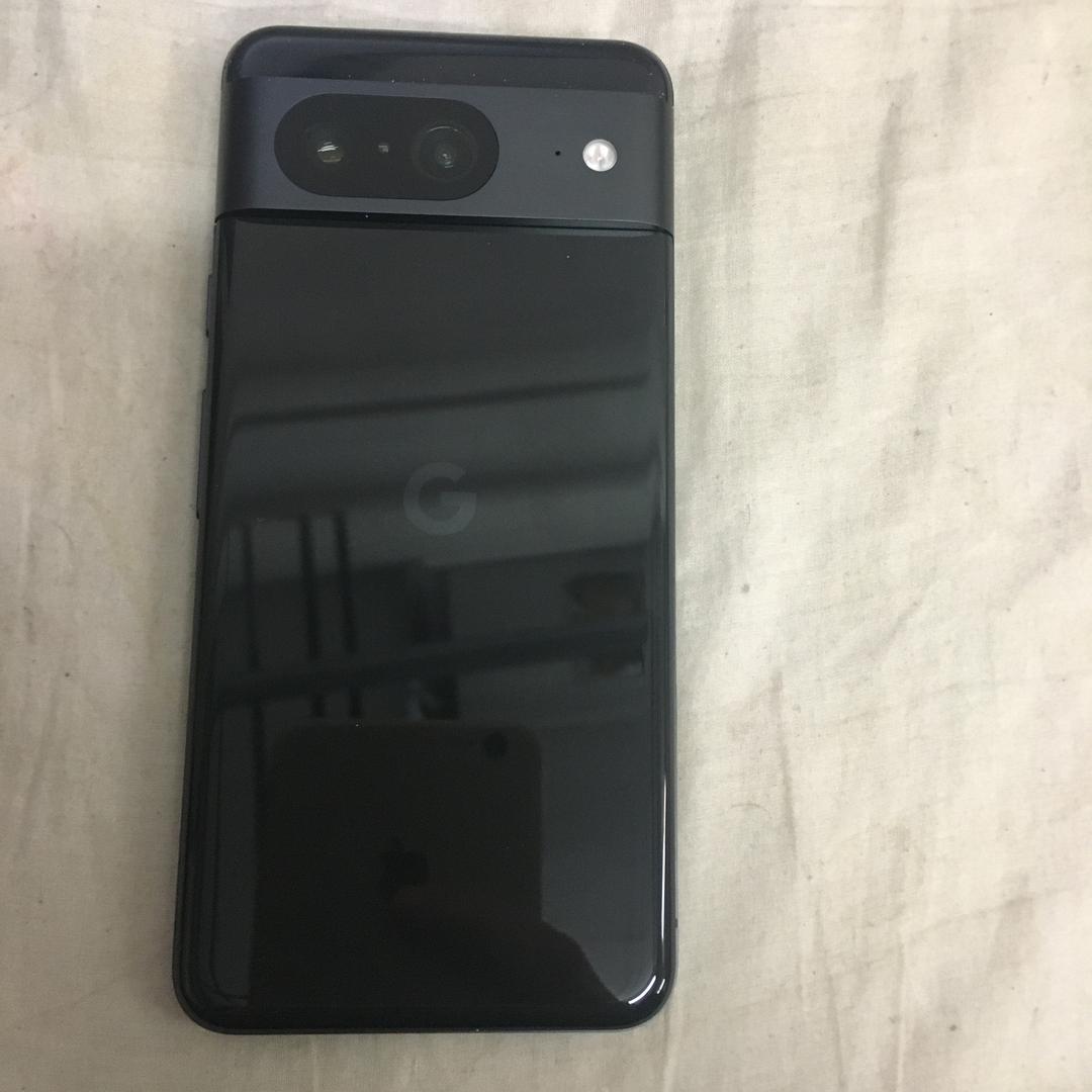Google Pixel 8, color Obsidian