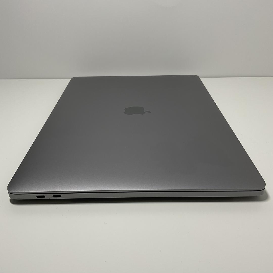 MacBook Pro 2019 - 16", color Gray