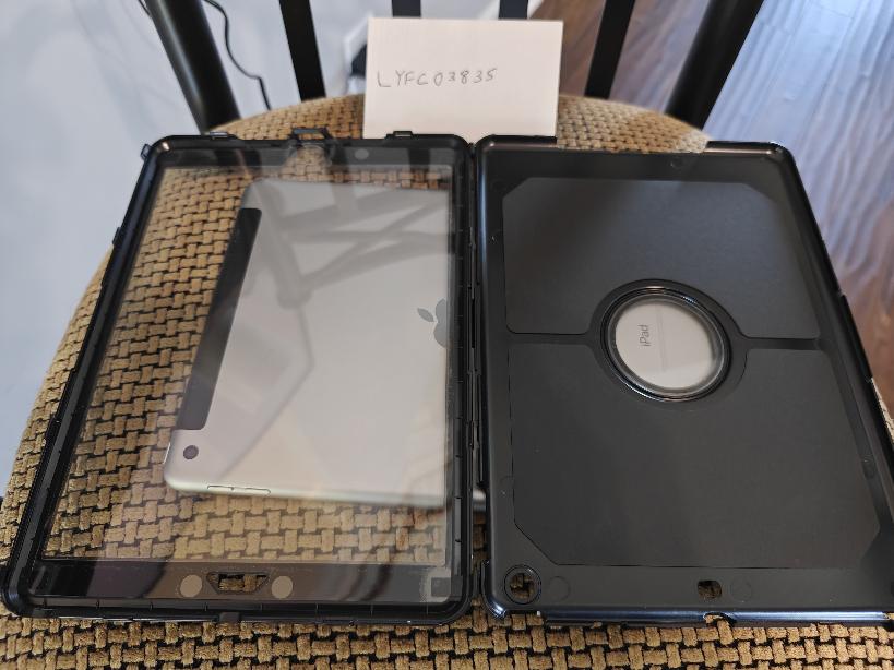 Apple iPad 6th Gen, color Gray