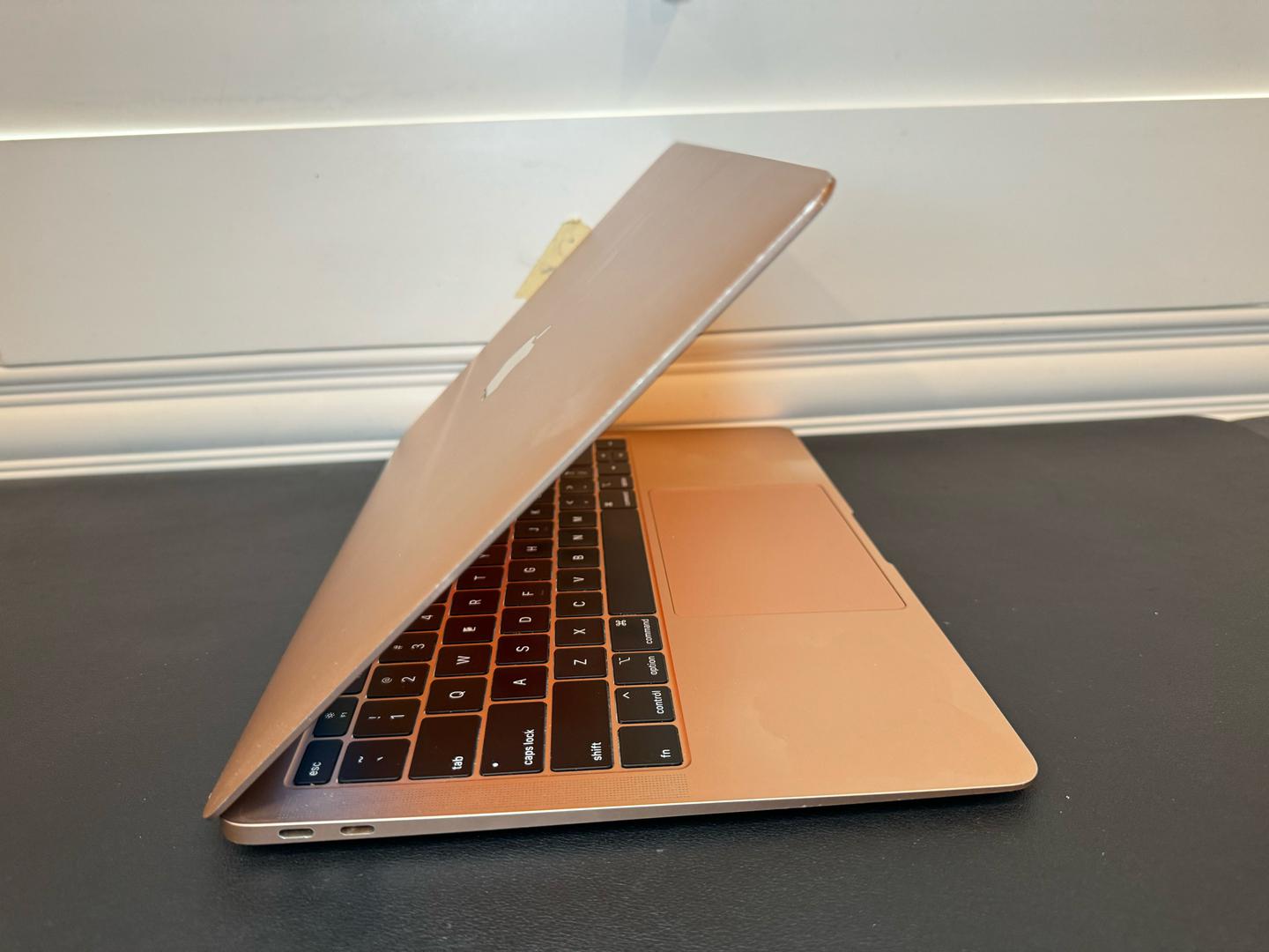 MacBook Air 2019 - 13", color Gold