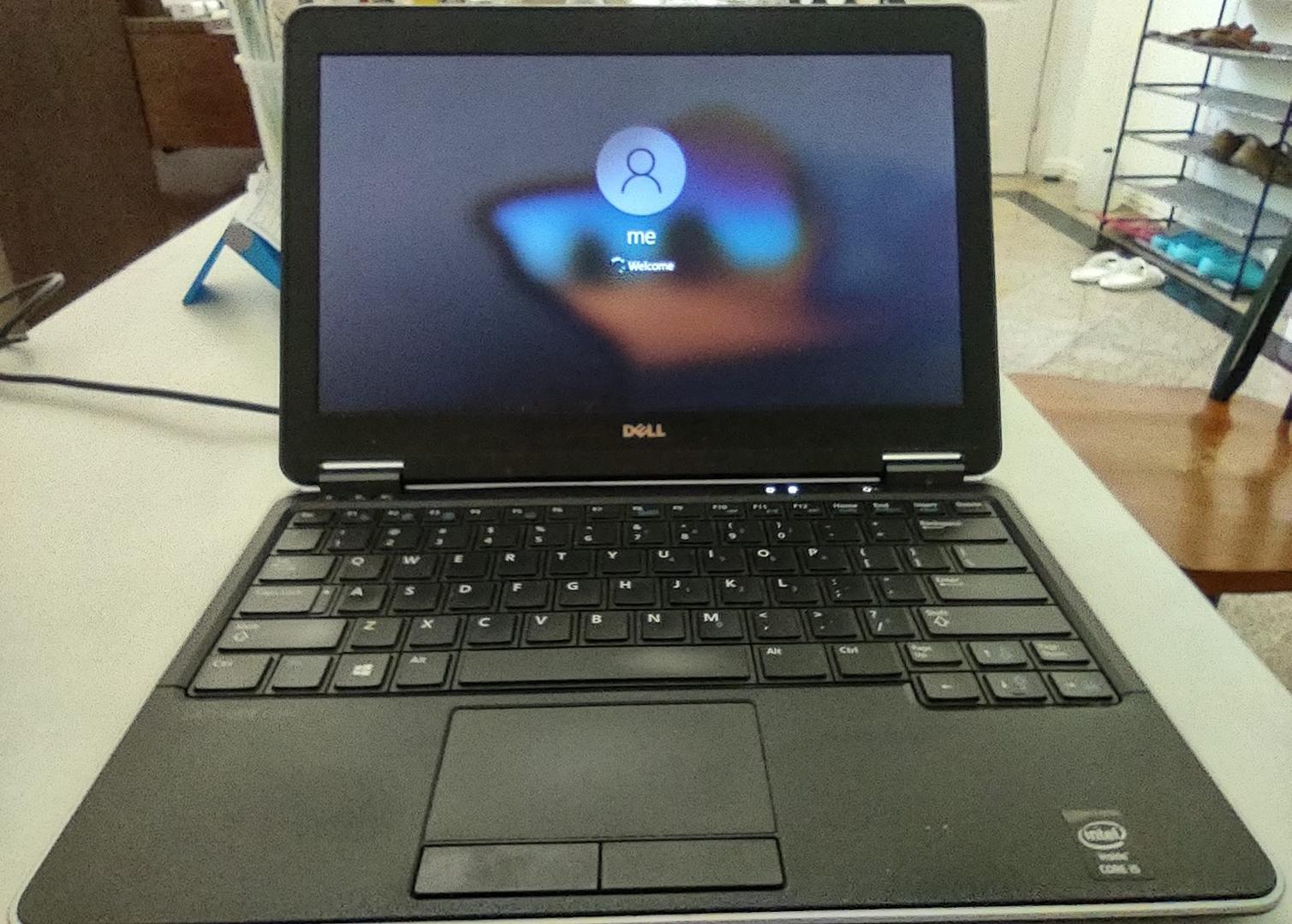 Dell Latitude Laptop, color