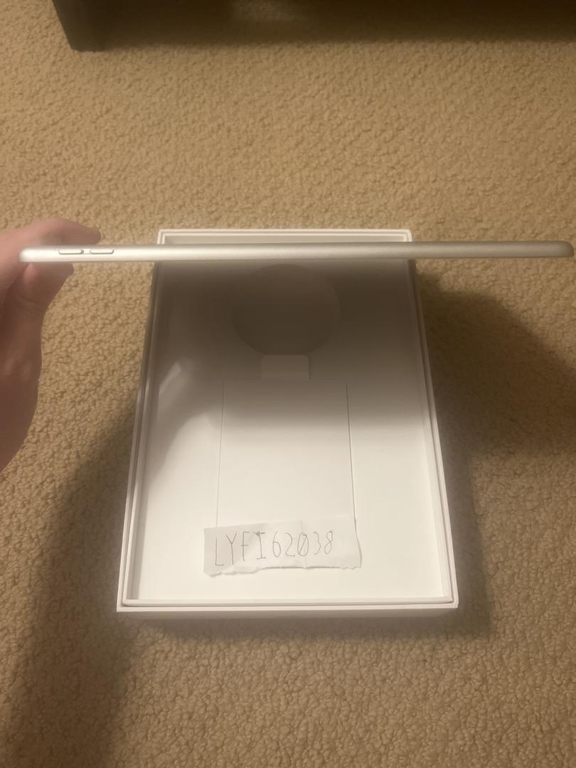 Apple iPad 7th Gen, color Silver