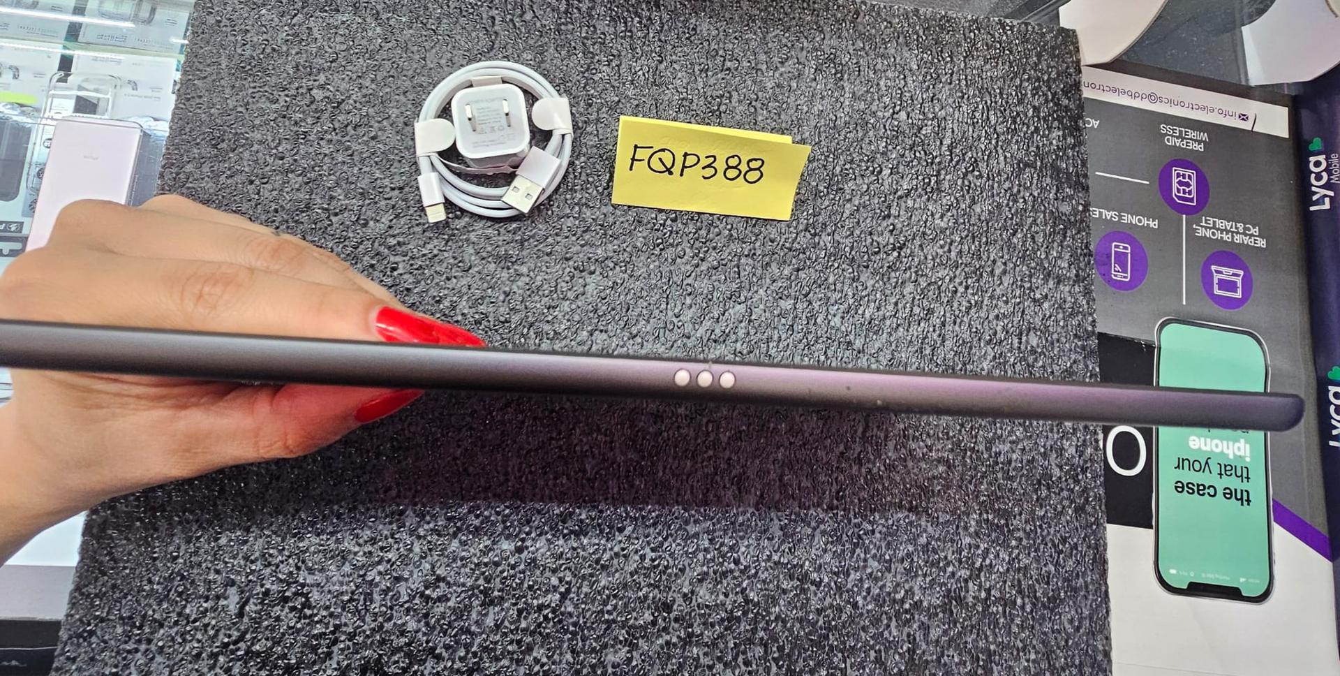 Apple iPad Pro 9.7", color Gray