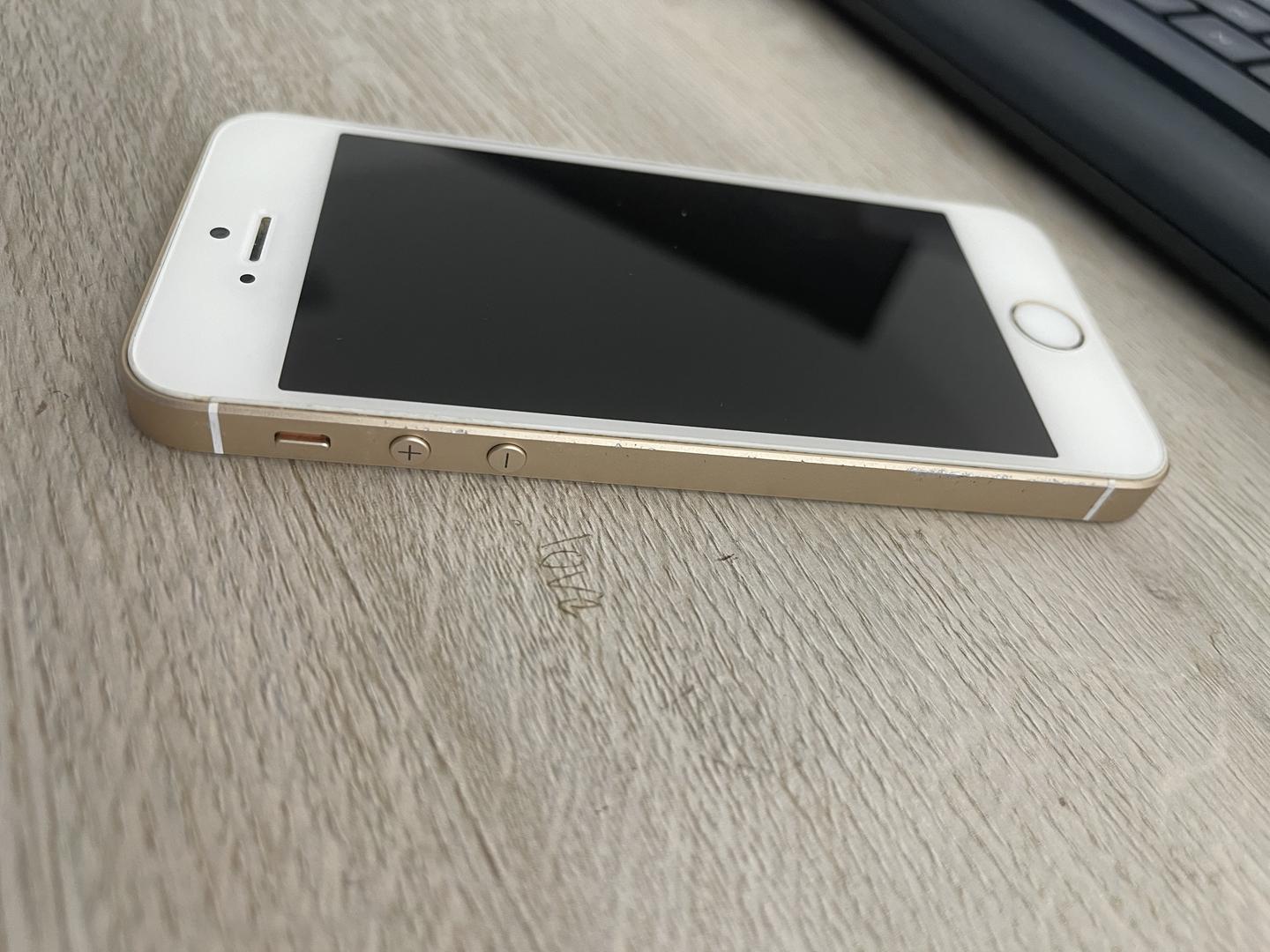 Apple iPhone SE 1st Gen 2016, color Gold