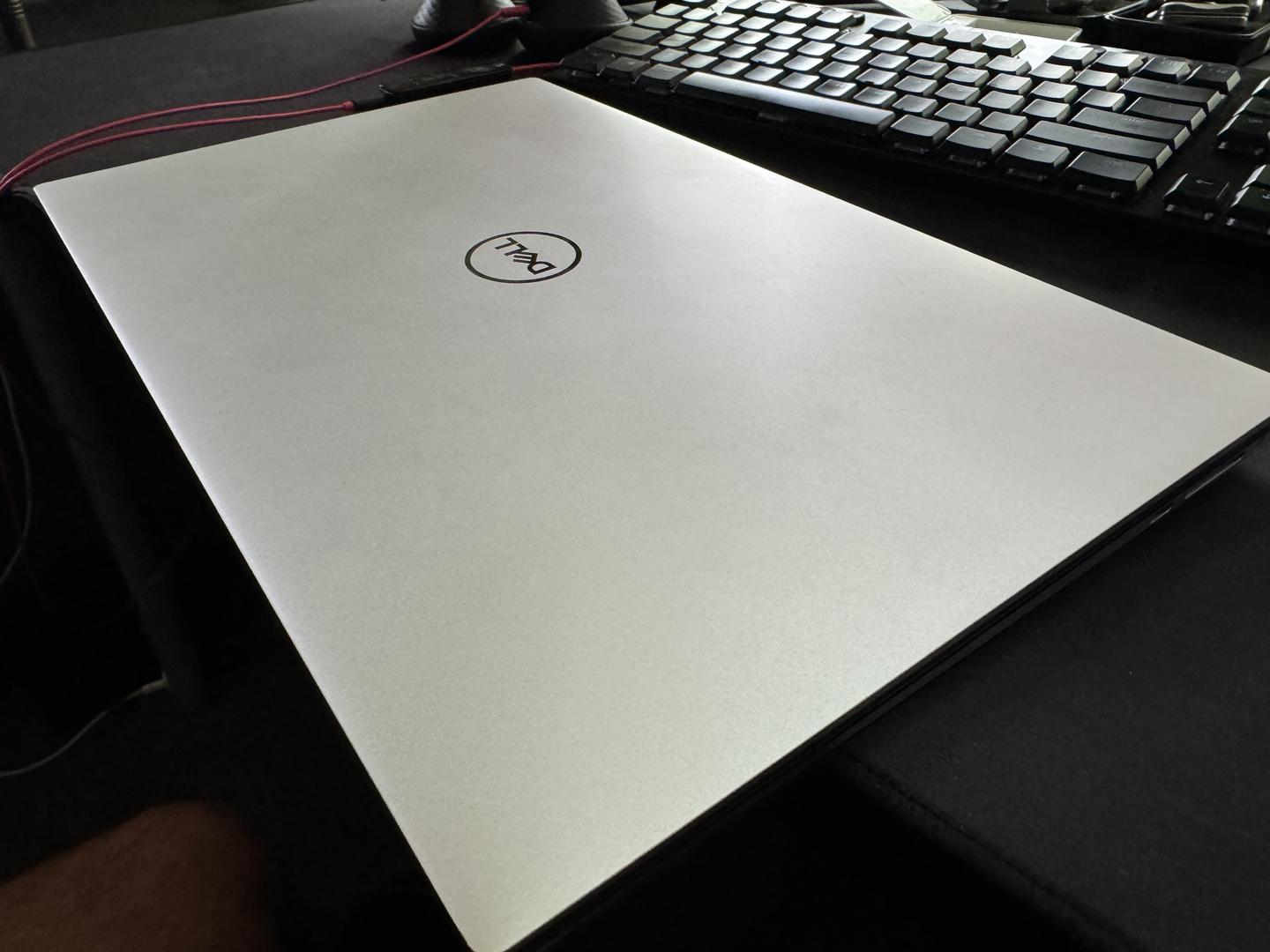 Dell XPS 15 9510 (2021), color Silver