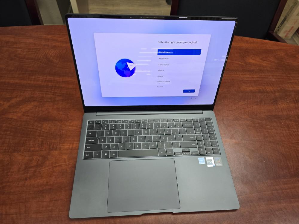 Samsung Galaxy Book3 Pro, color Graphite