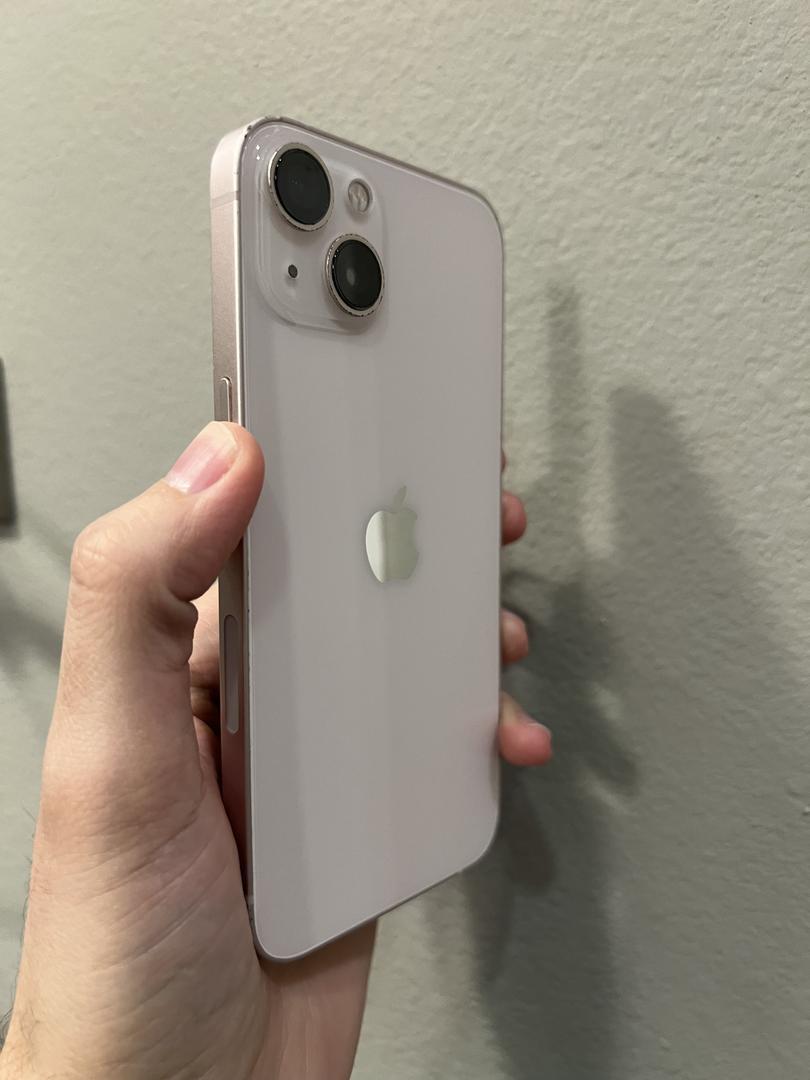 Apple iPhone 13, color Pink