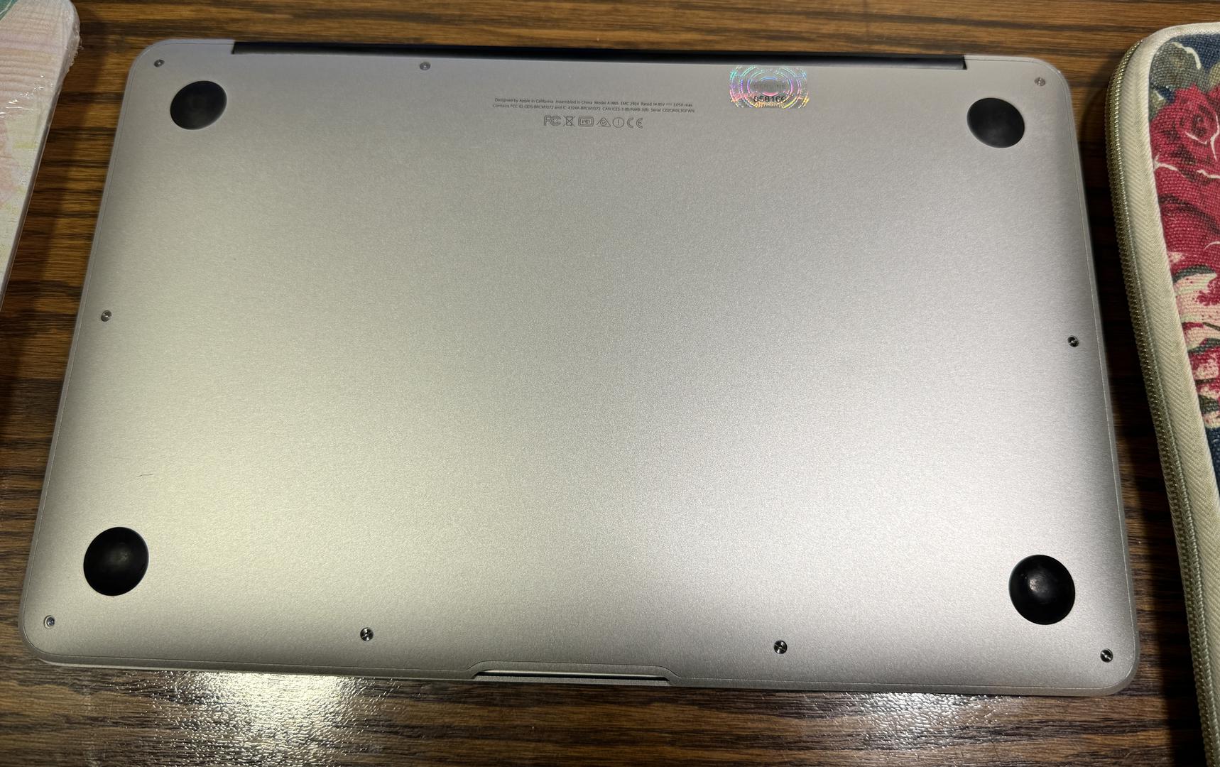 MacBook Air 2015 - 11", color Silver