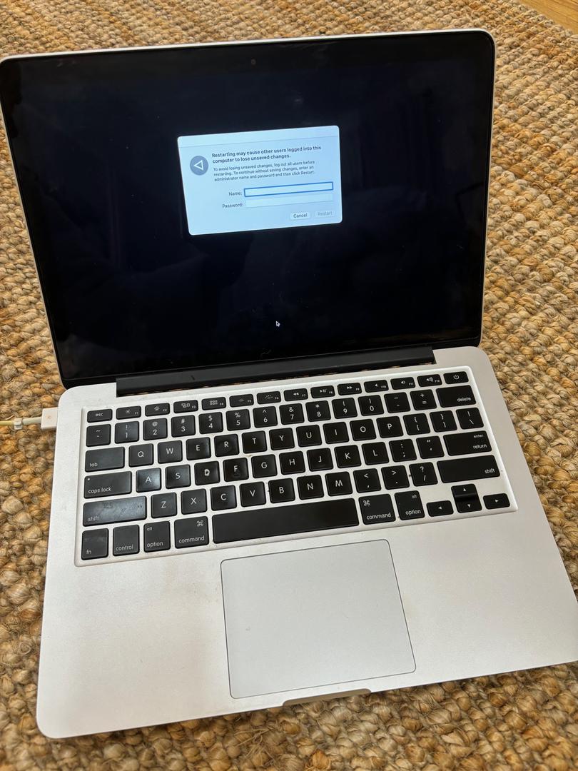 MacBook Pro 2014 (Retina) - 13", color Silver