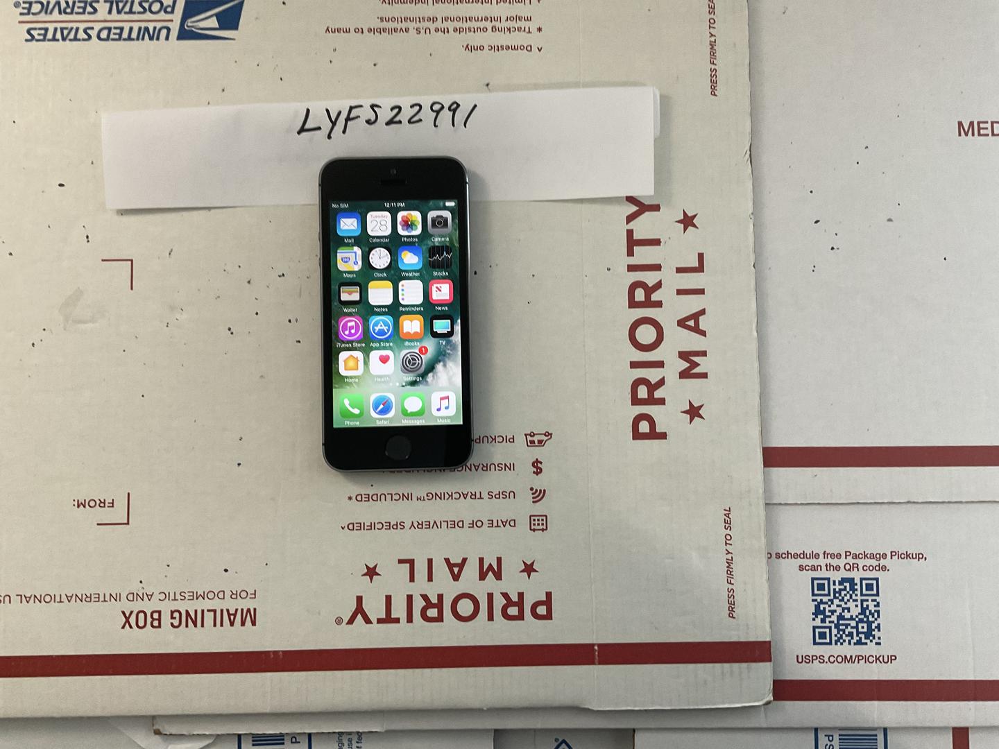 Apple iPhone 5S, color Gray