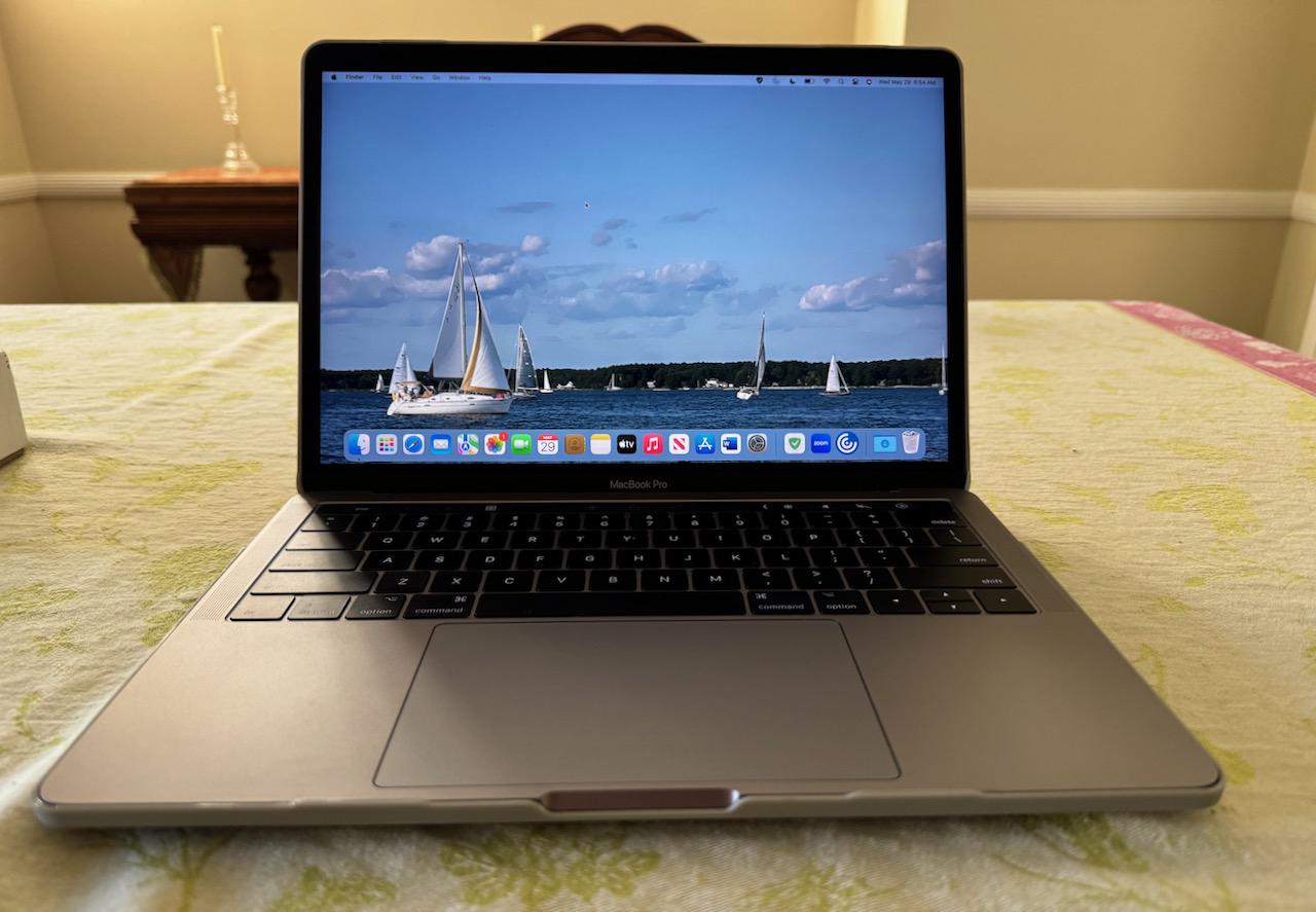 MacBook Pro 2017 (With Touch Bar) - 13", color Silver