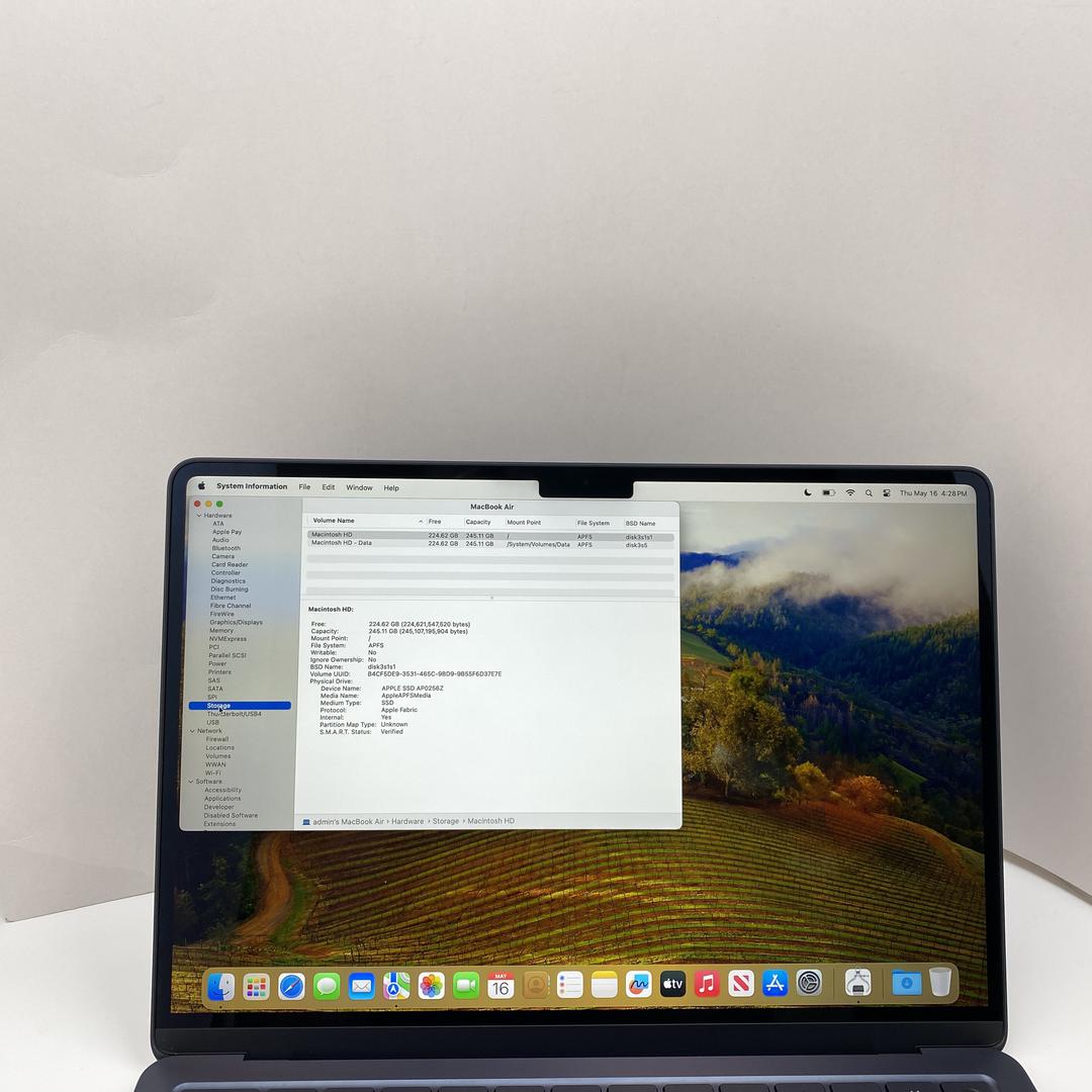 MacBook Air 2022 - 13", color Midnight