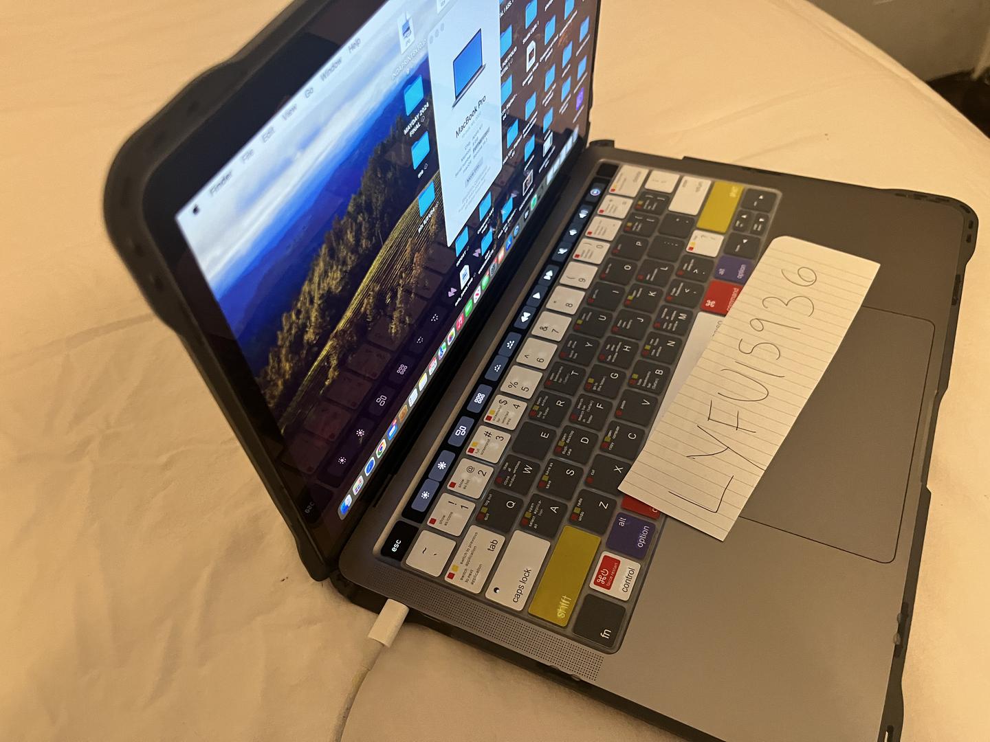 MacBook Pro 2020 - 13", color Gray