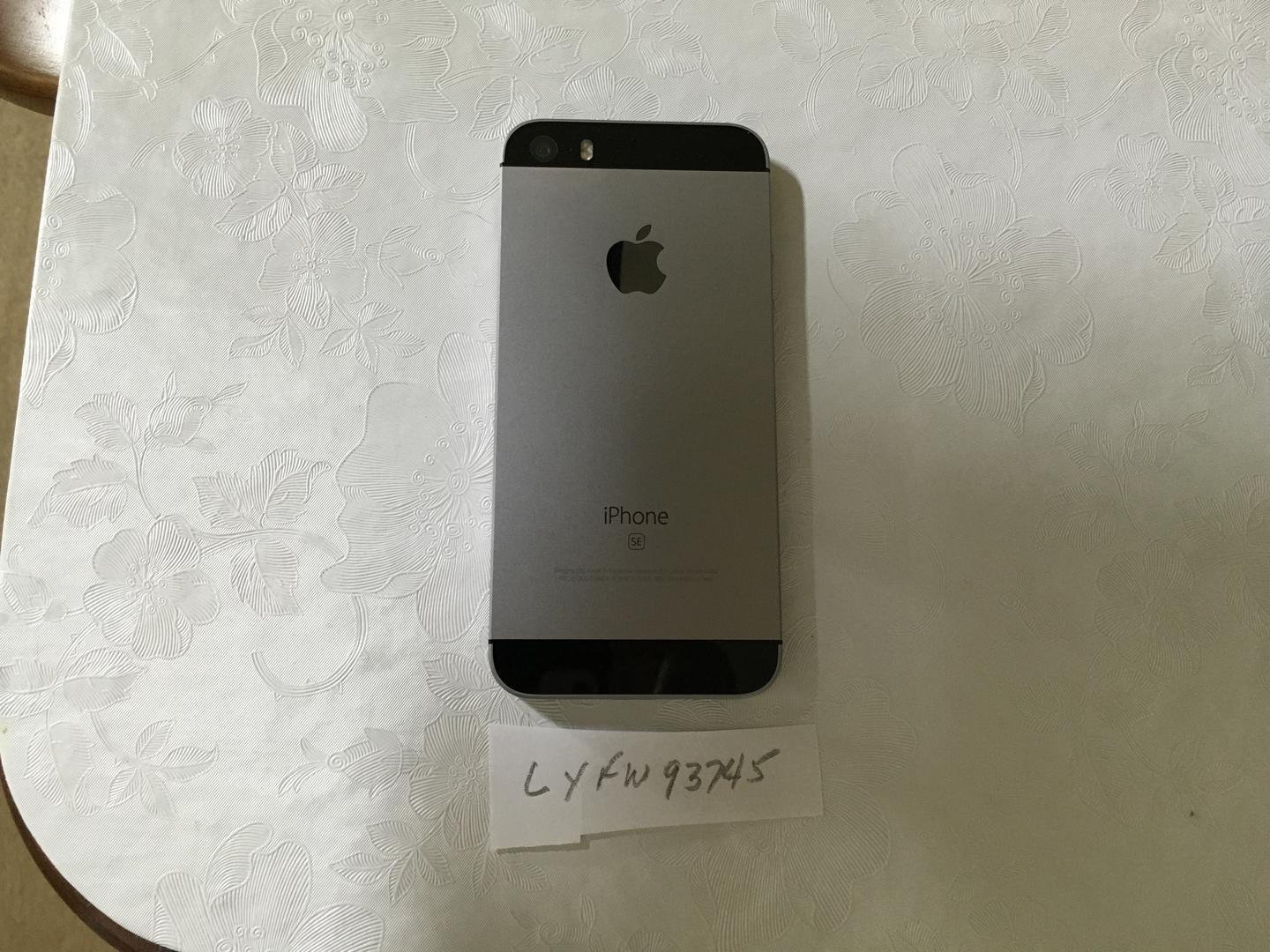 Apple iPhone SE 1st Gen 2016 AT&T, Grey, 16GB, A1662 LYFW93745 Swappa