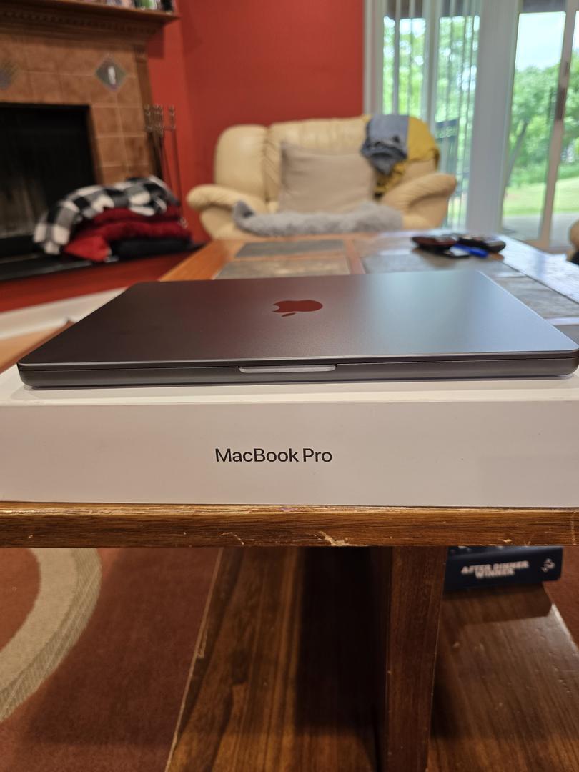 MacBook Pro Late 2023 (M3) - 14