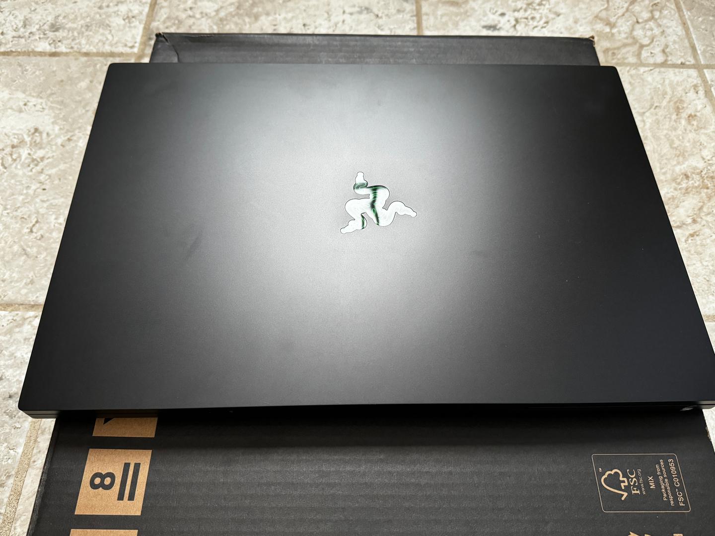 Razer Blade 18" 2023, color Black
