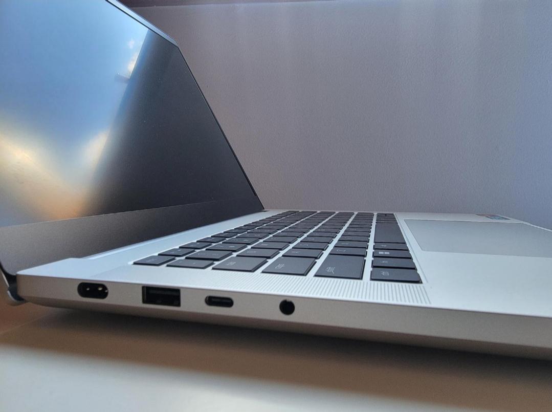 Razer Blade 14" 2023, color Silver