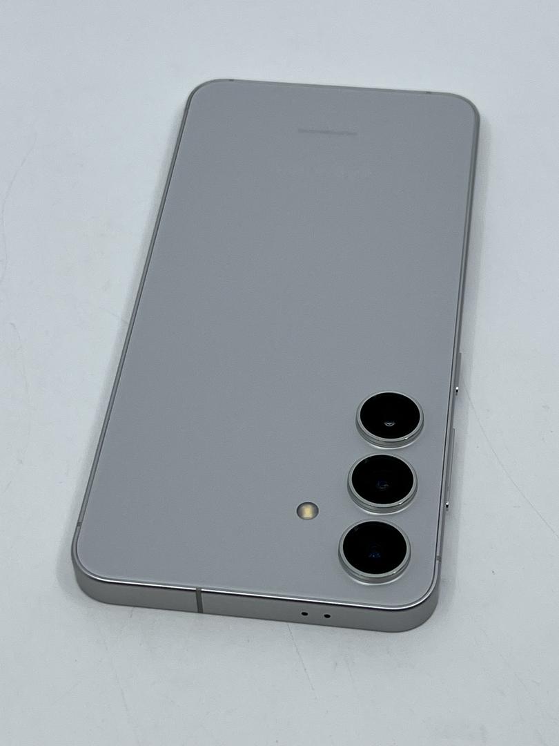Samsung Galaxy S24, color Gray