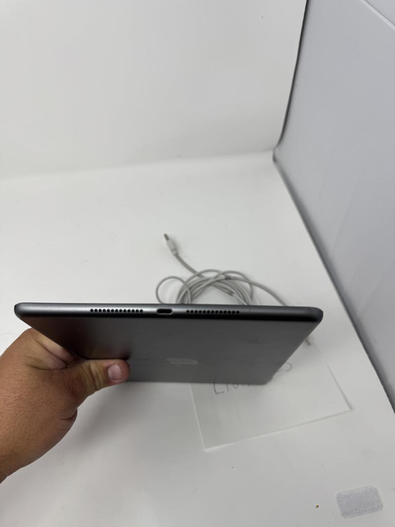 Apple iPad 9th Gen, color Gray