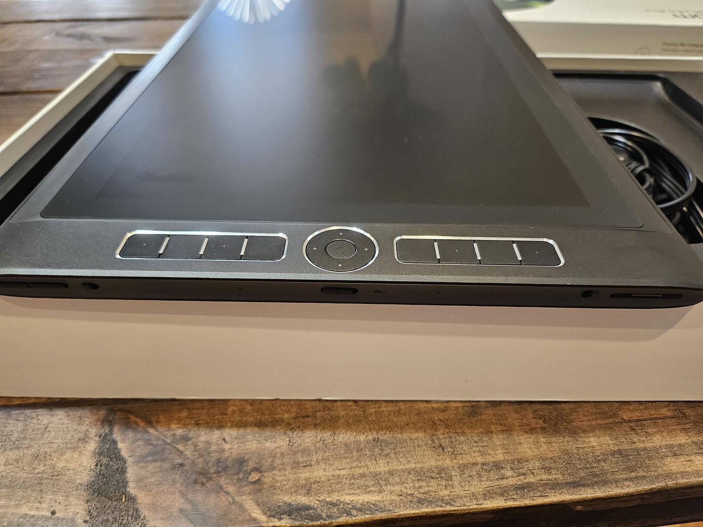 Wacom MobileStudio Pro 16", color