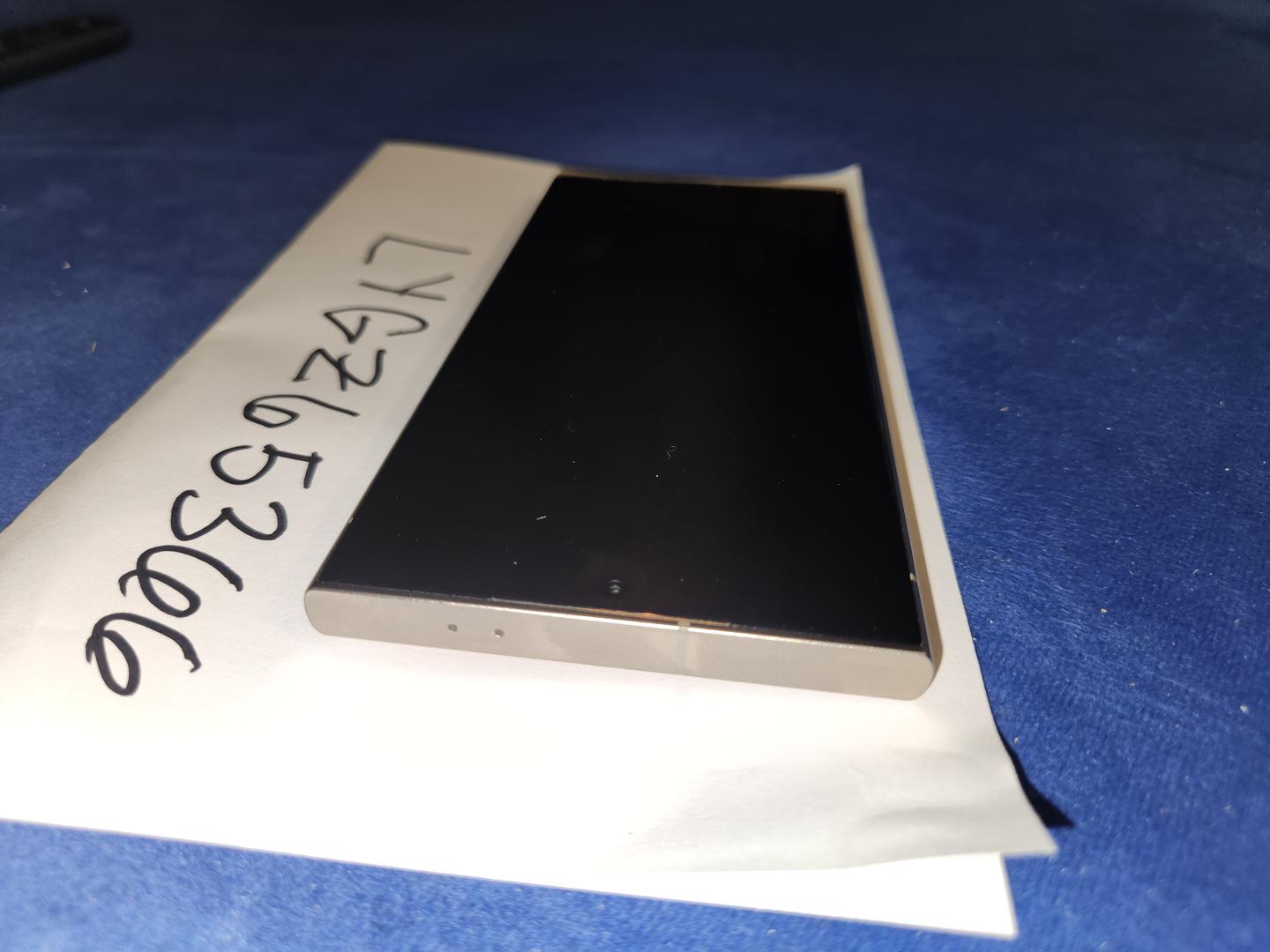 Samsung Galaxy S24 Ultra, color Orange