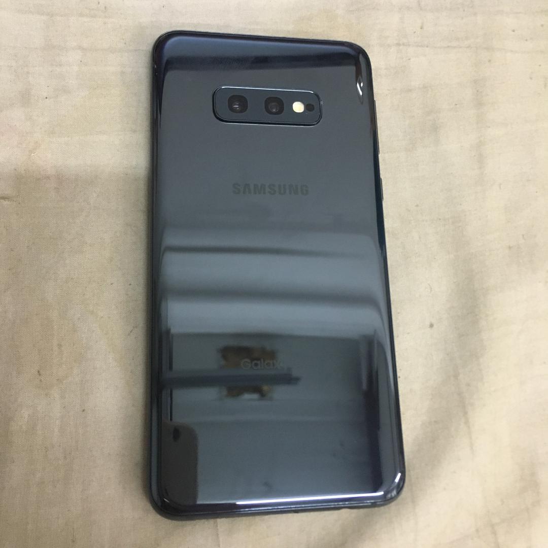 Samsung Galaxy S10e, color Black