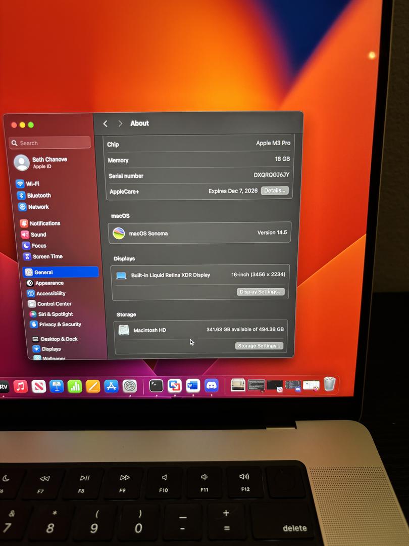 MacBook Pro Late 2023 (M3) - 16", color Silver