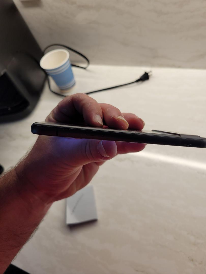 Google Pixel 8a, color Obsidian
