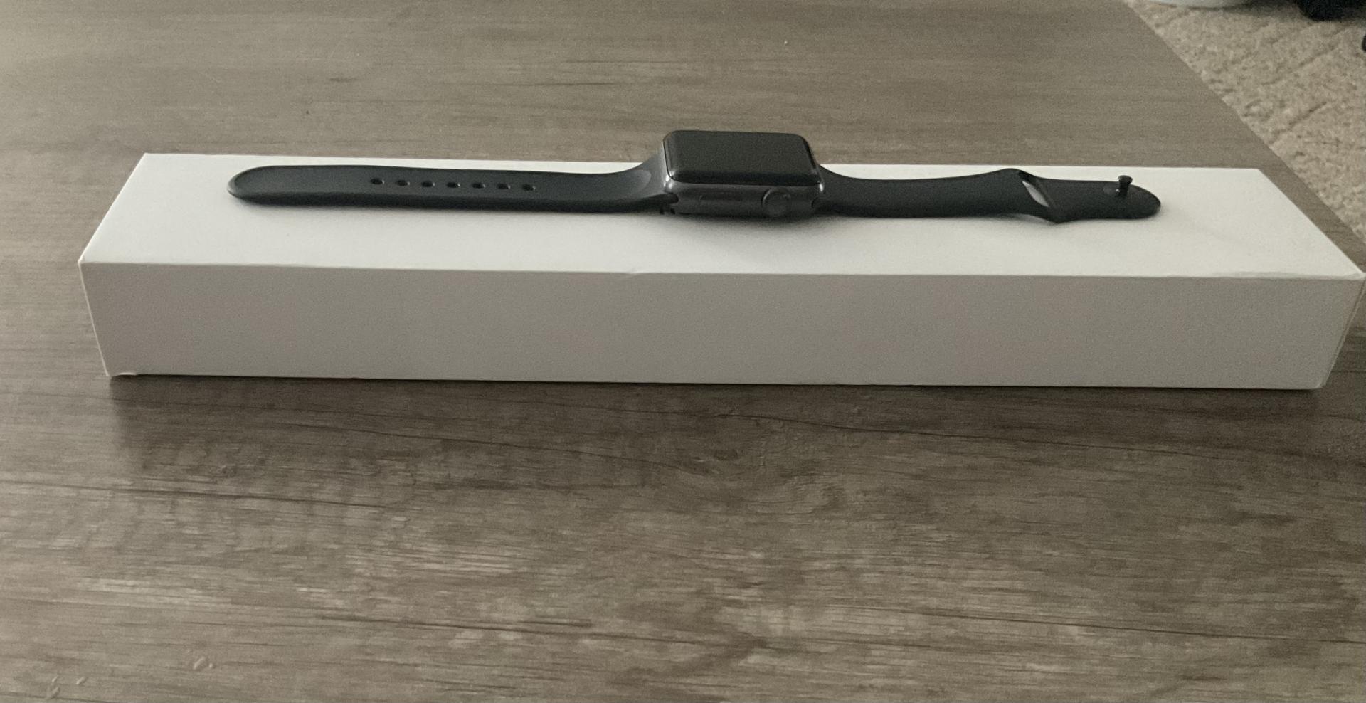 Apple Watch Series 3 42mm, color Gray