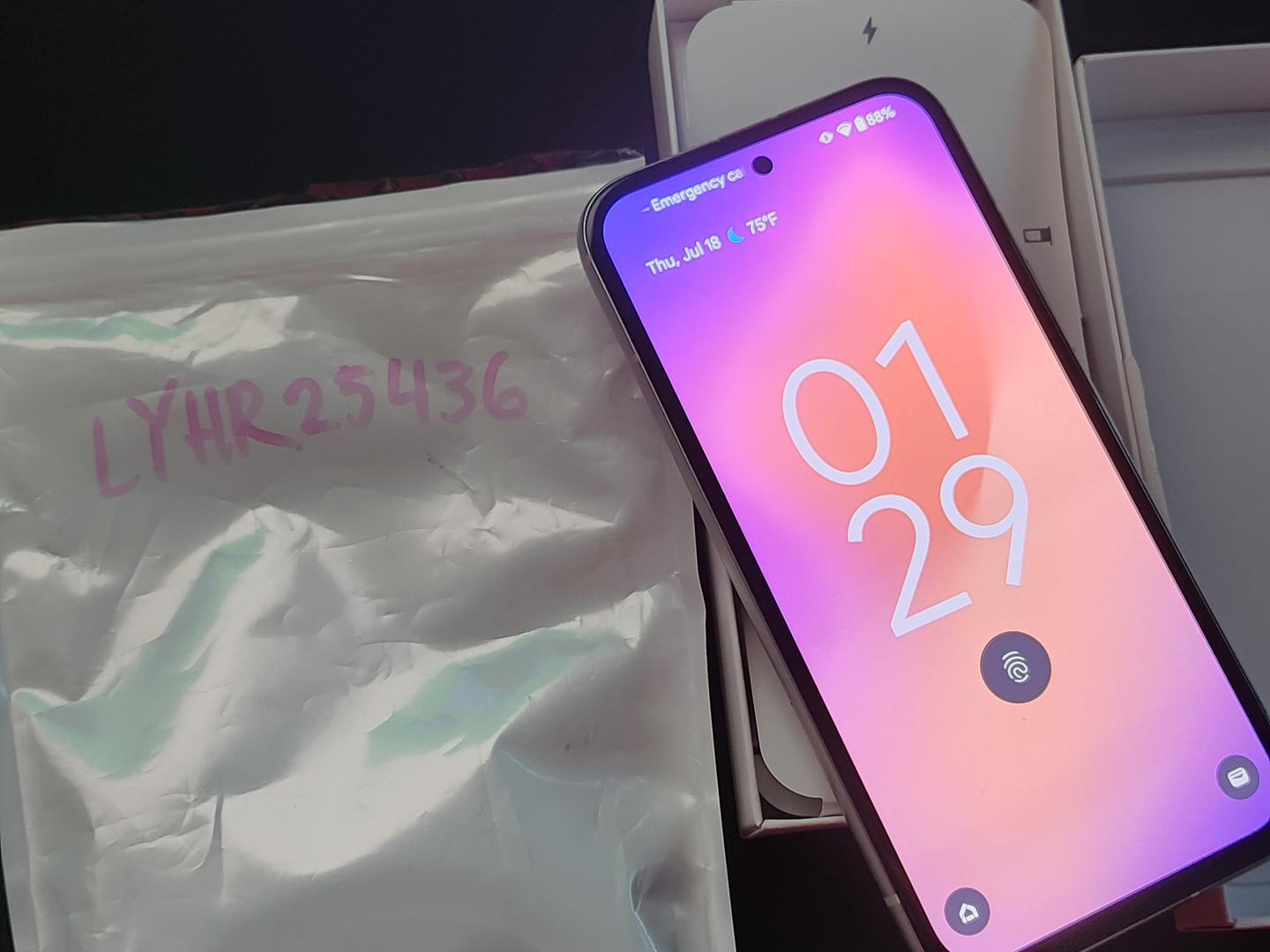 Google Pixel 8a, color Porcelain