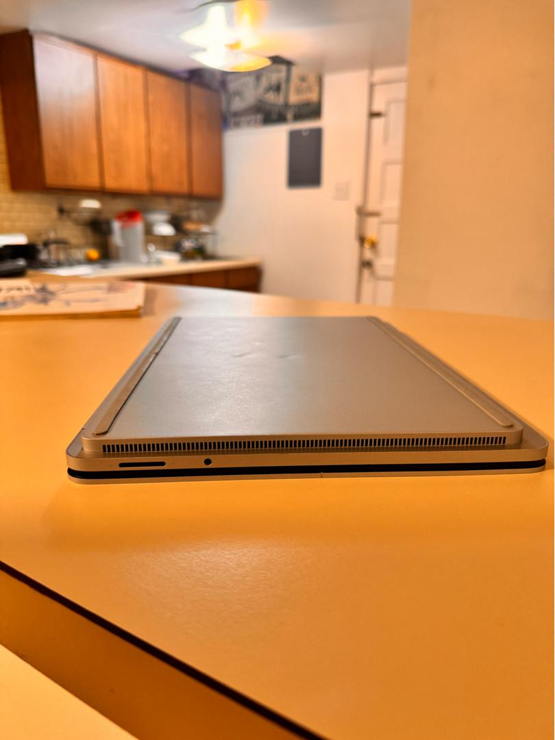 Microsoft Surface Laptop Studio, color Platinum