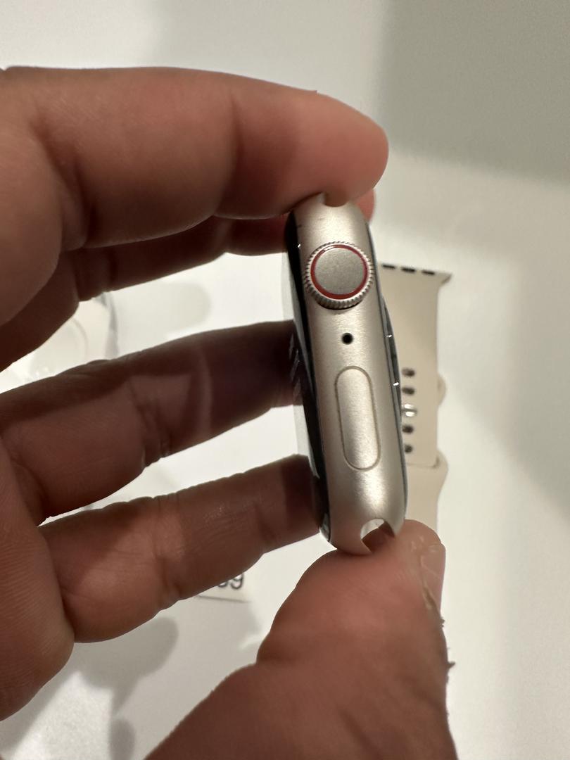 Apple Watch Series 7 45mm, color Starlight