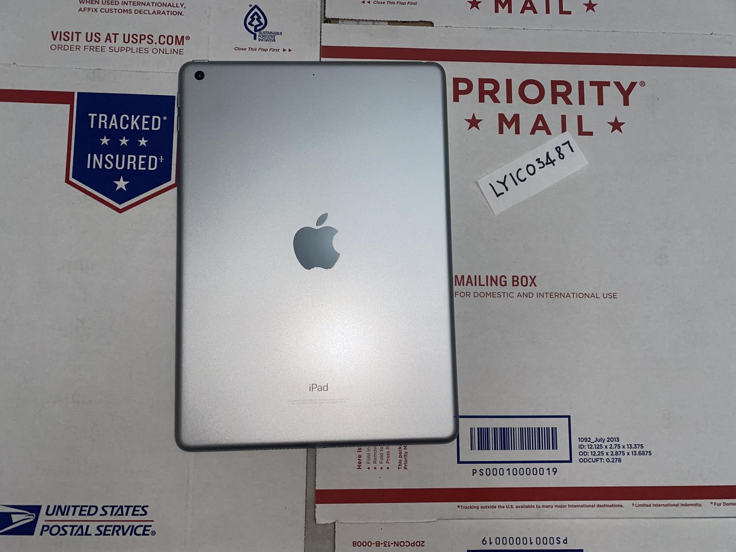 Apple iPad 6th Gen, color Silver