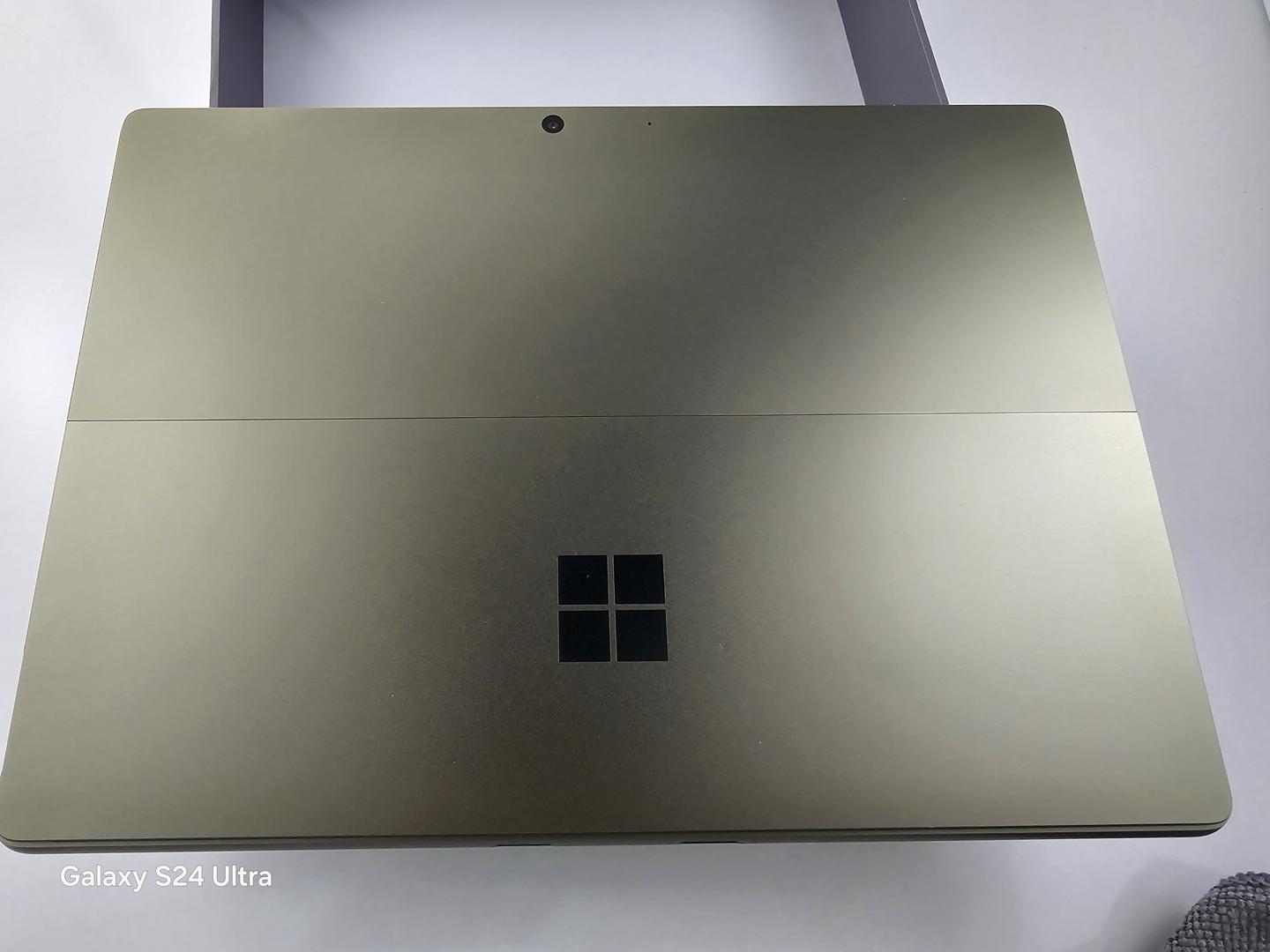 Microsoft Surface Pro 9, color Forest