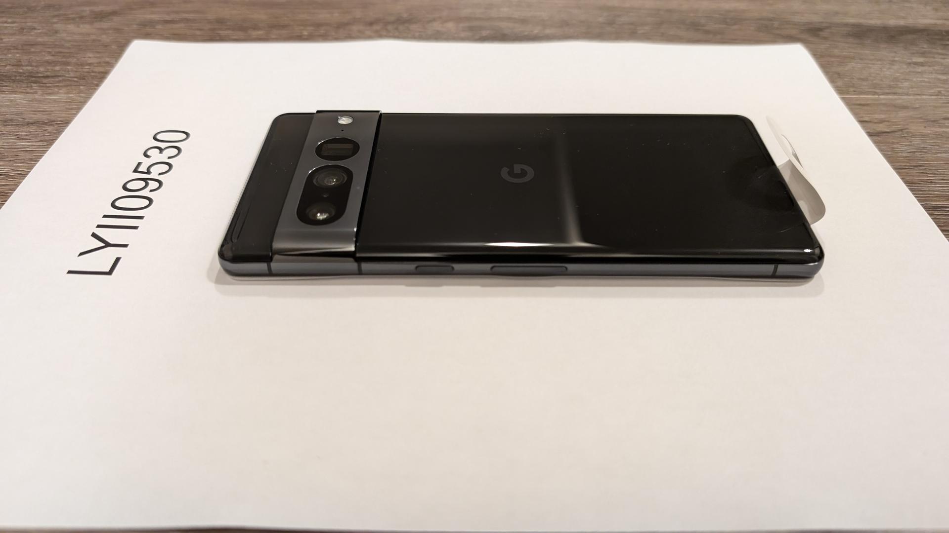 Google Pixel 7 Pro, color Obsidian