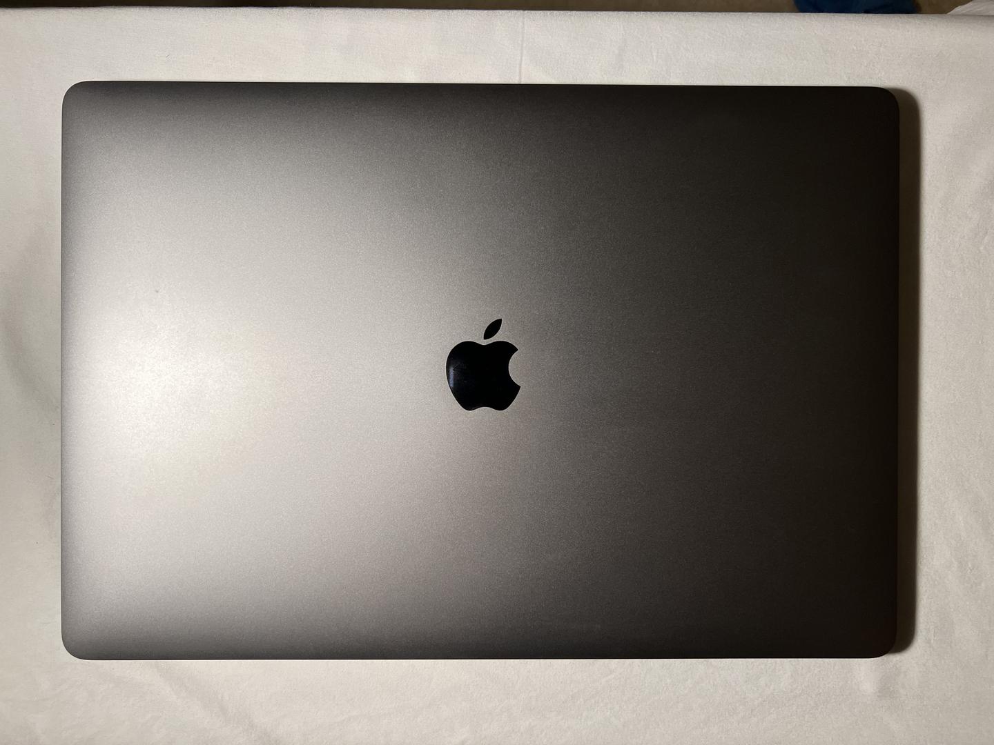 MacBook Pro 2016 (With Touch Bar) - 15", color Gray