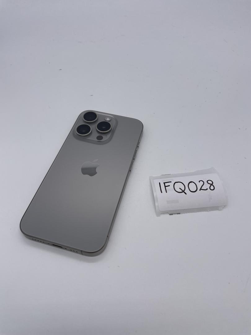 Apple iPhone 15 Pro, color Natural