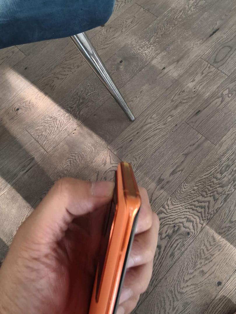 vivo X80 Pro, color Orange