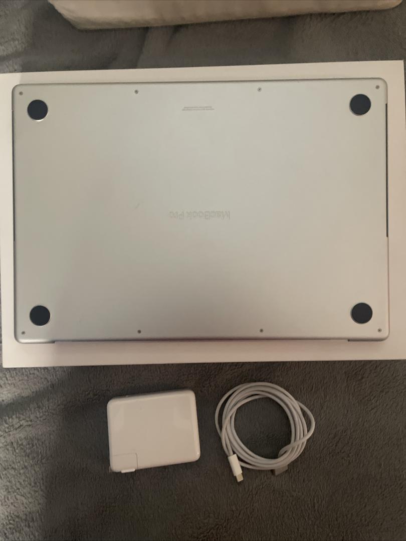 MacBook Pro Late 2023 (M3) - 16", color Silver