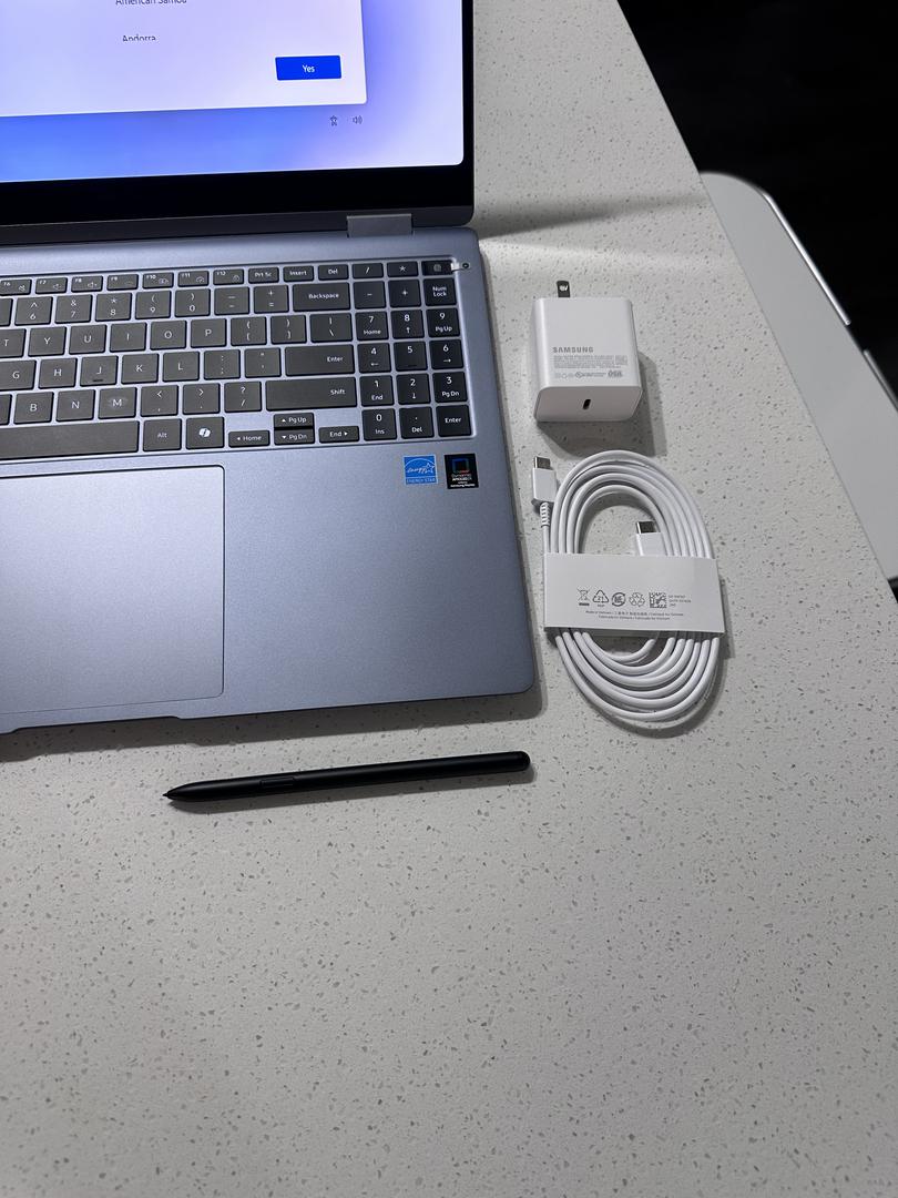 Samsung Galaxy Book4 Pro 360, color Moonstone Gray