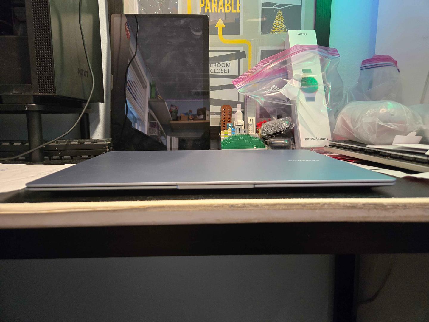 Samsung Galaxy Book4 Edge, color Sapphire