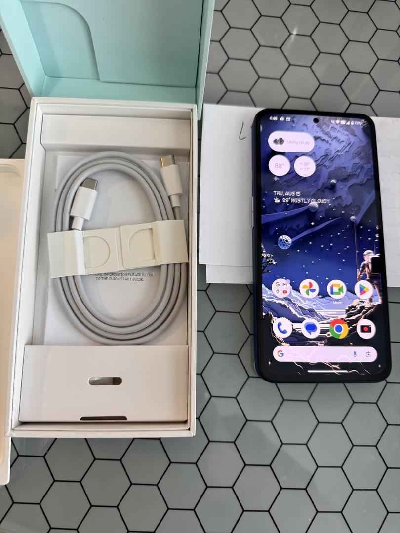 CMF Phone 1, color Light Green