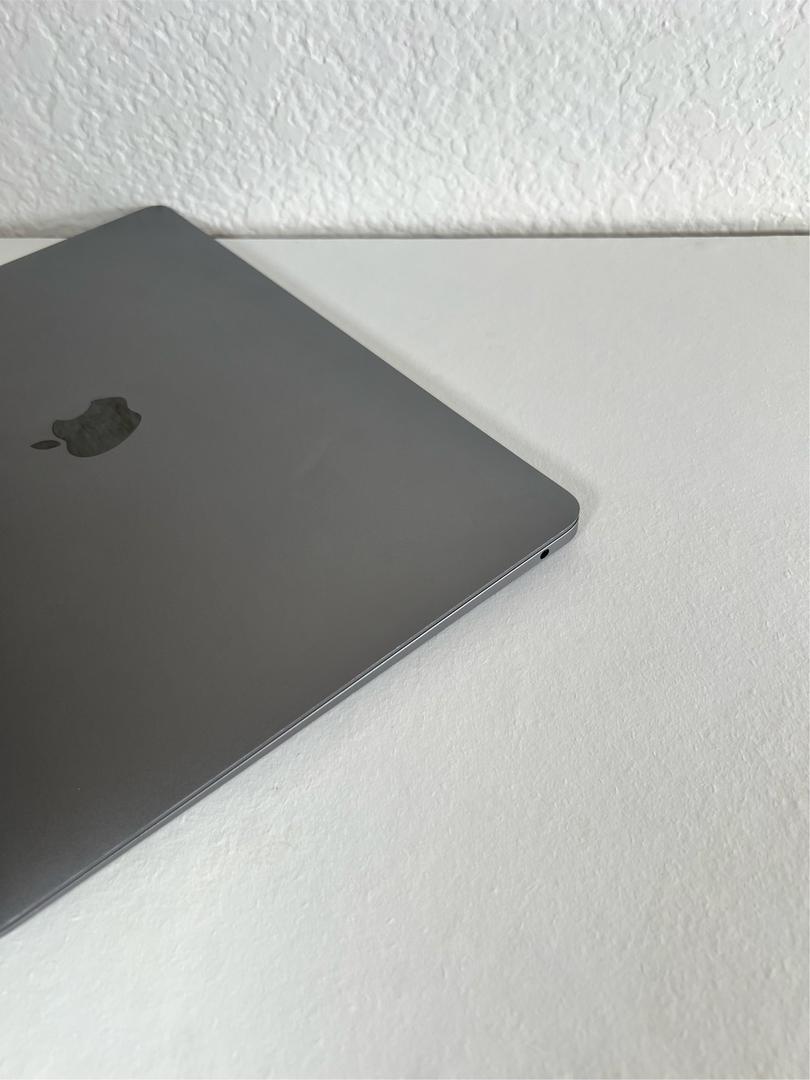 MacBook Air 2018 - 13", color Silver