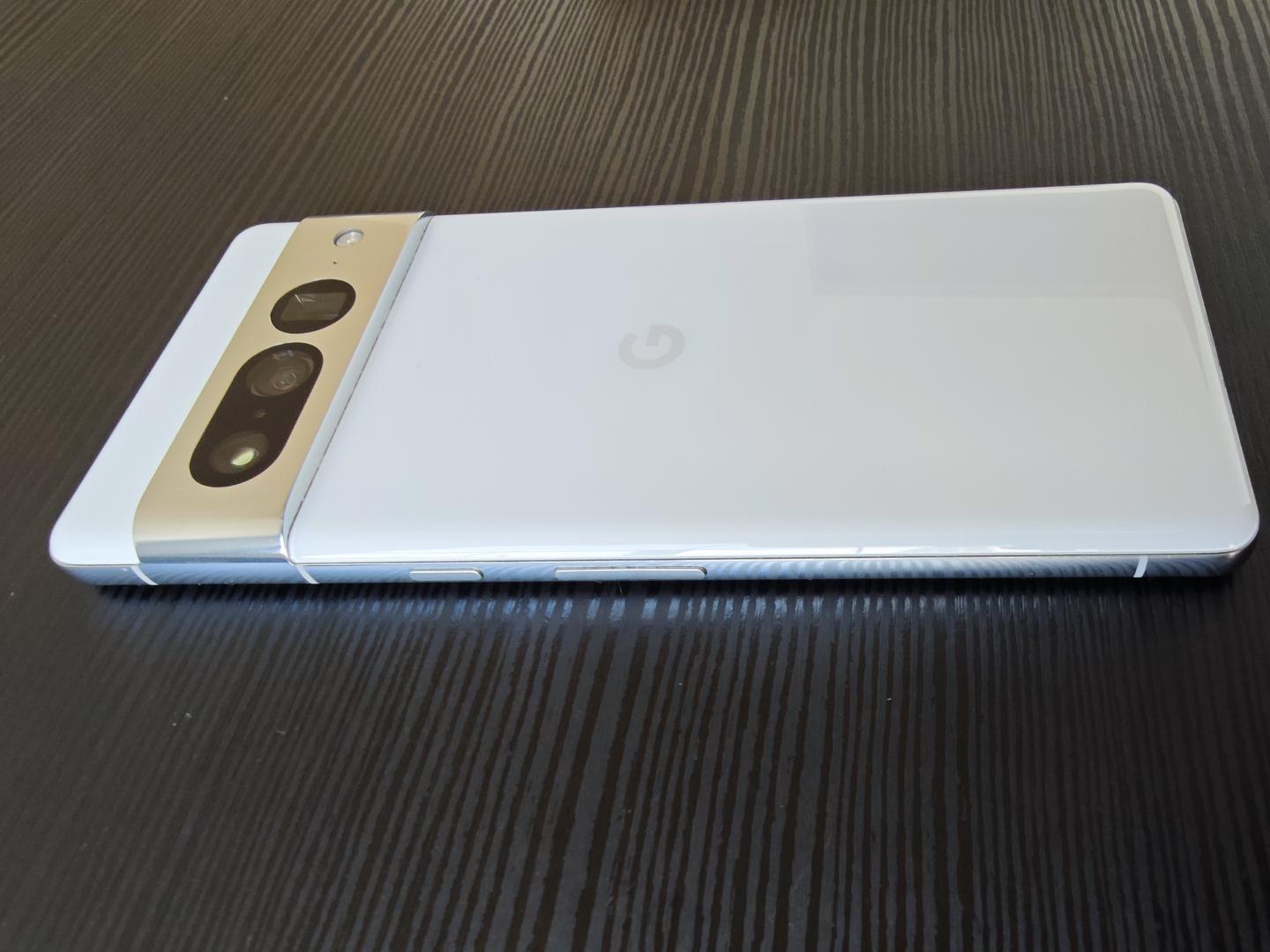 Google Pixel 7 Pro, color Snow