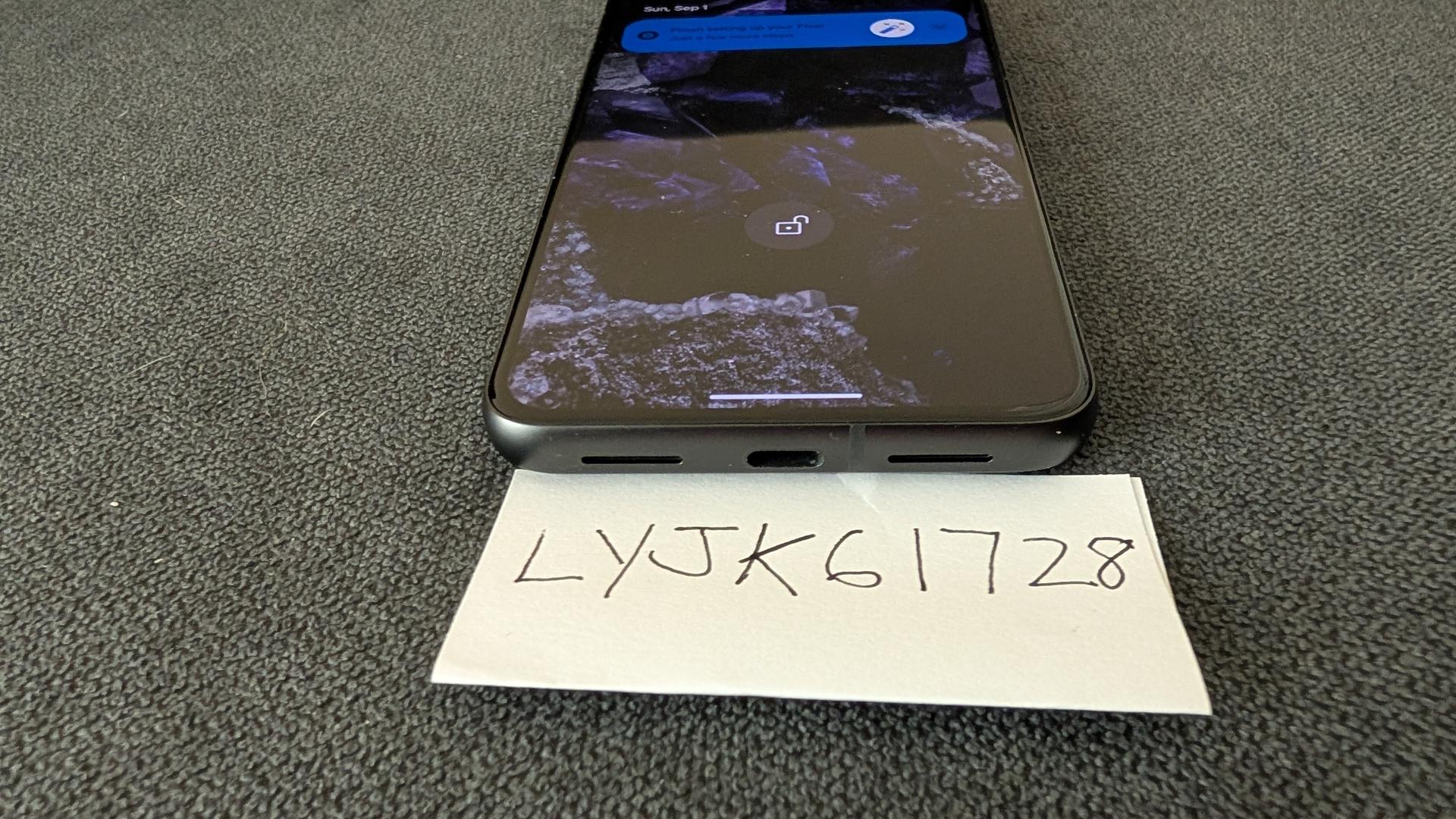 Google Pixel 8, color Obsidian